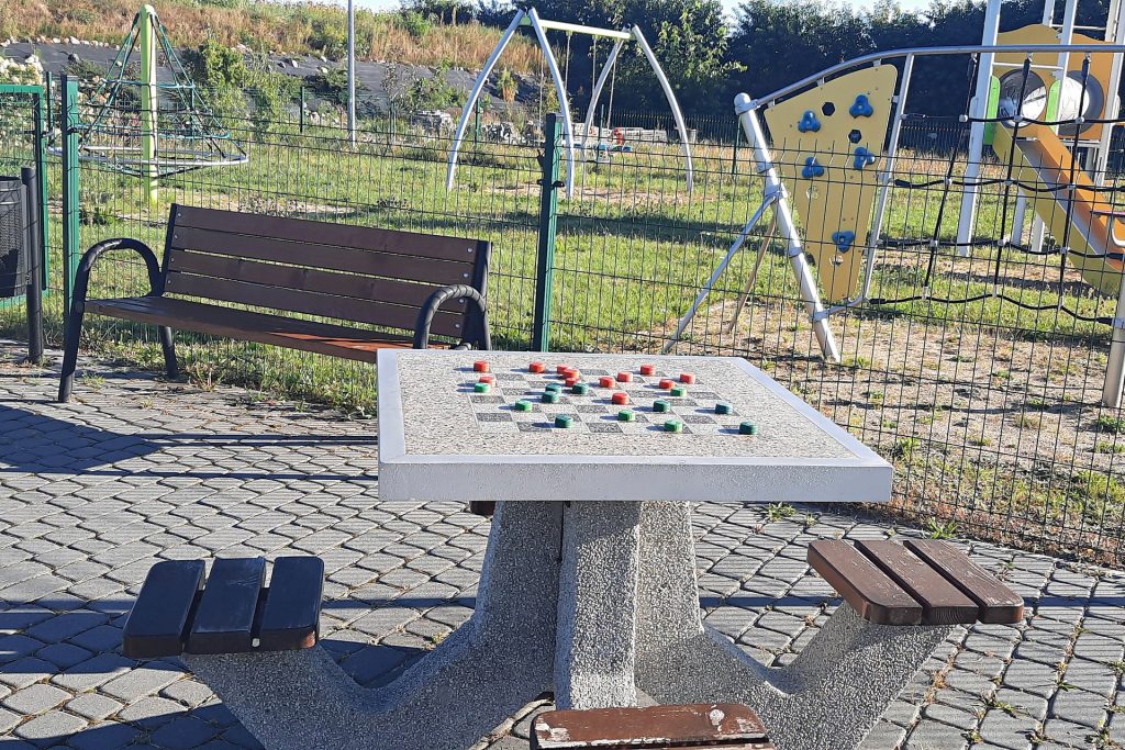 Mała architektura i zieleń w Tuchomku