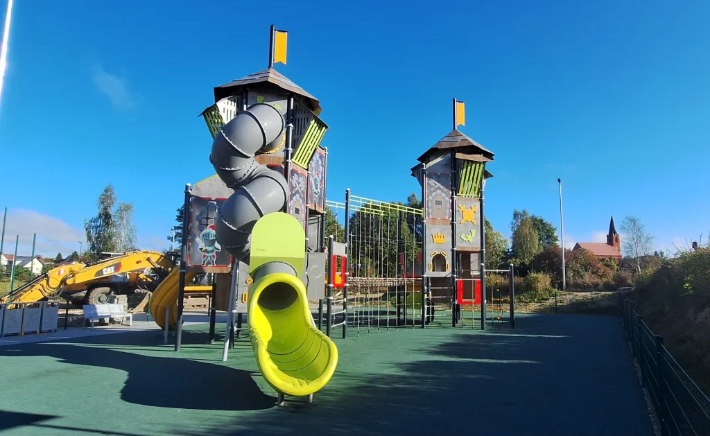 Plac zabaw w Tuchomiu — dokumentacja fotograficzna